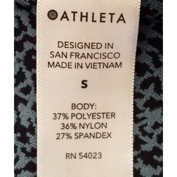 Athleta Salutation Stash Pocket Capri Leggings Blue Leopard Print Size Small - Picture 6 of 7